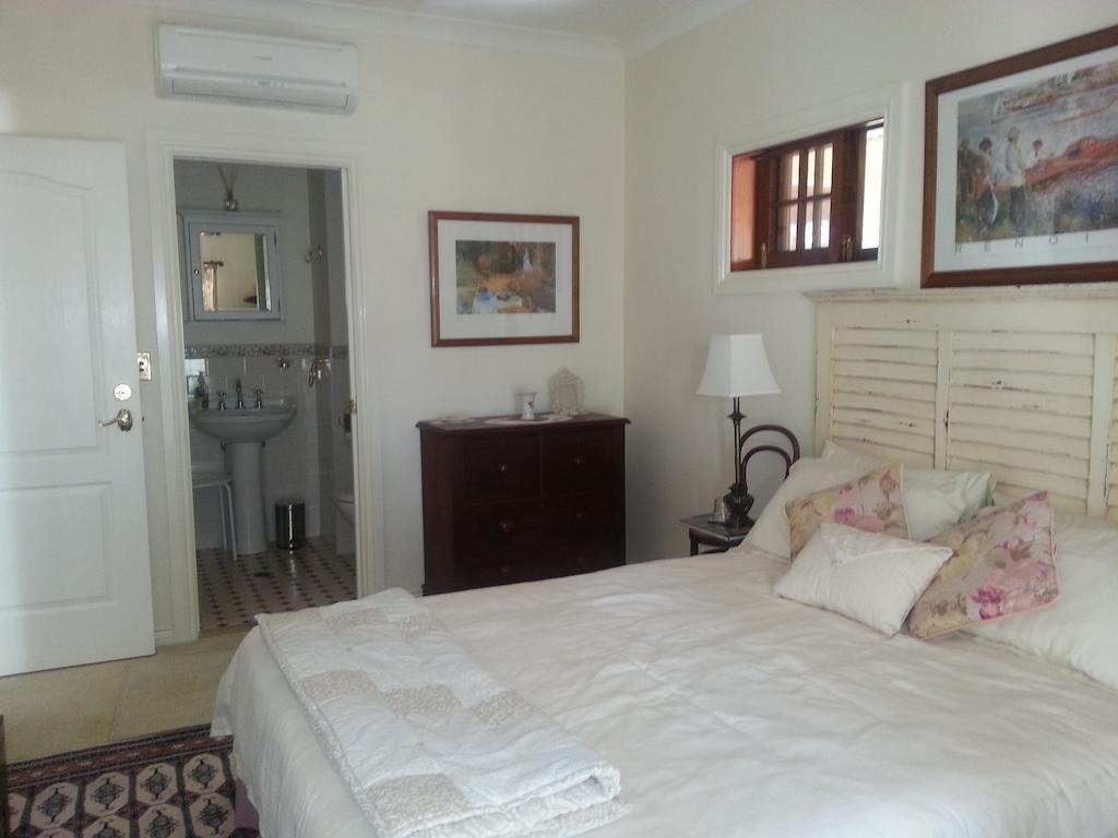 Grove Manor Guest house